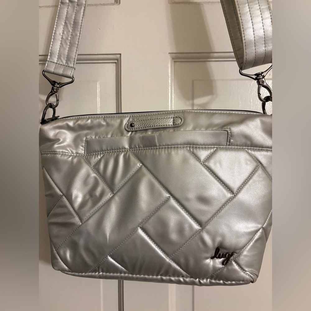 Lug Flare 2 crossbody
Metallic Silver